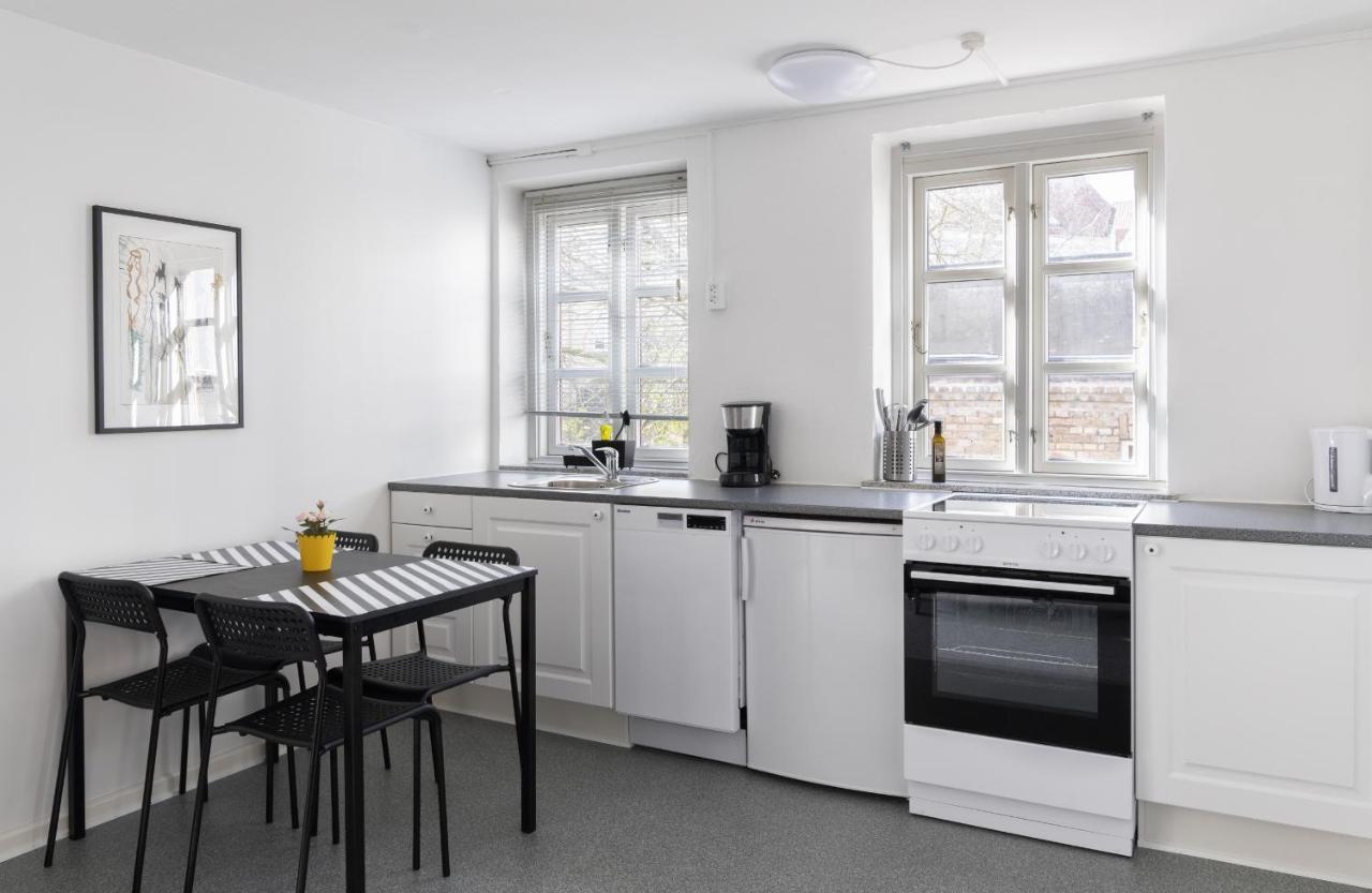 Aday - Apartment Suite 2 Aalborg Center Екстериор снимка